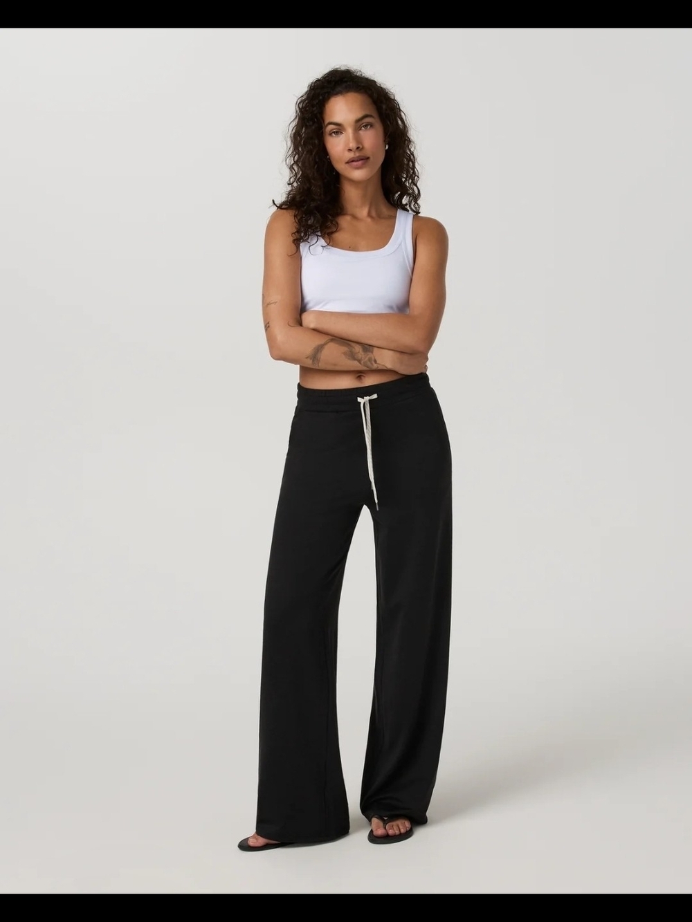 Vuori Halo Essential Wideleg Pant Black Heather - Picture 2 of 6